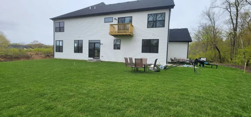 Custom yard cleanup service in Aurora, IL by Hardscapes Innovation