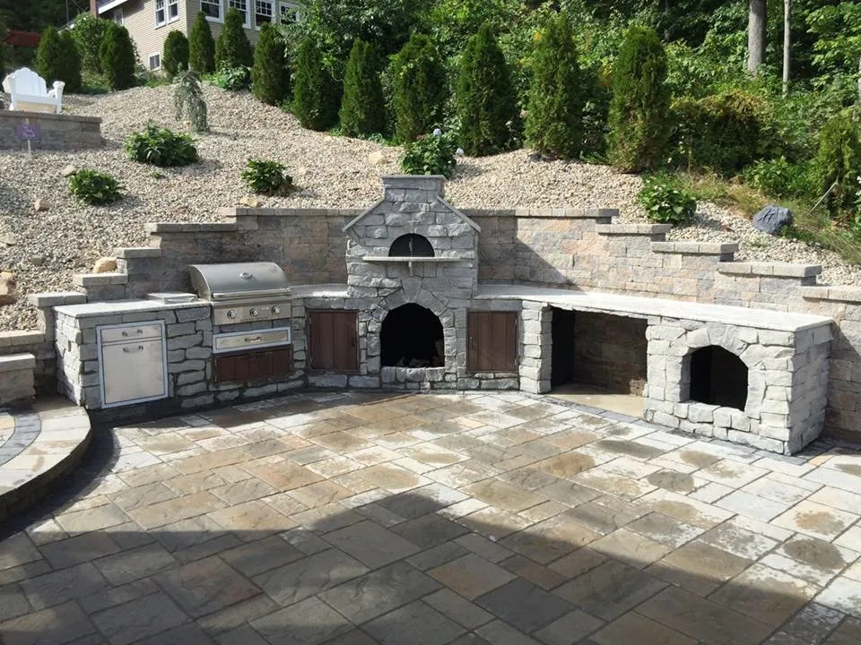 Expert lawn care service experts serving Wallingford, CT - Hardscapes Landscaping