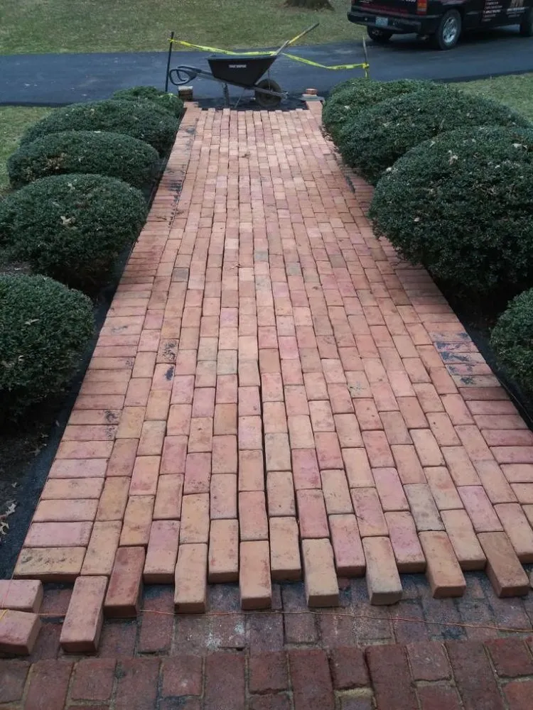 Affordable lawn mowing service experts serving Hagerstown, MD - Hardscaping Salinas