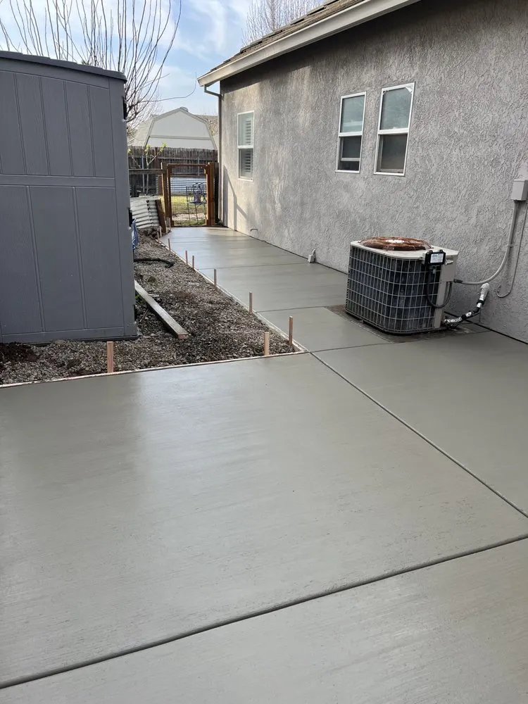 Custom lawn care service in Manteca, CA by Haro Concrete & Landscaping
