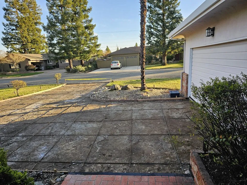 Custom lawn care service in Manteca, CA by Haro Concrete & Landscaping