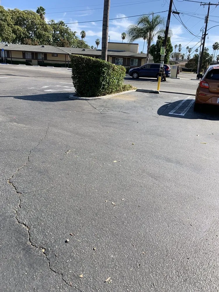 Affordable lawn mowing service in Long Beach, CA by Haro Landscaping