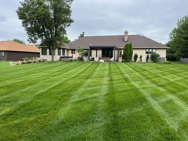 Expert yard maintenance experts serving Worthington, OH - Harp Lawn & Landscaping