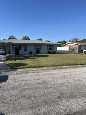 Harrell Lawncare Logo