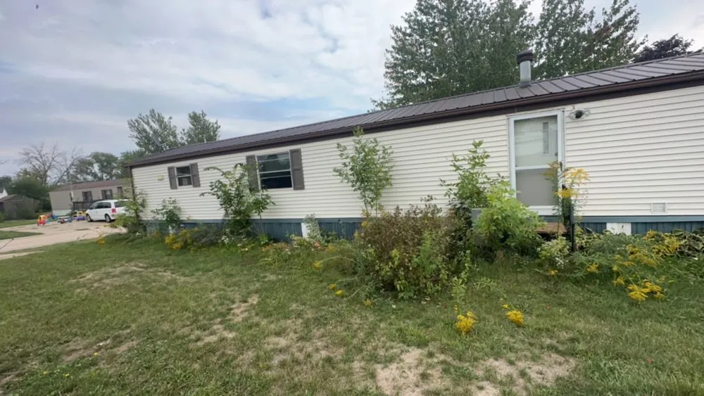 Professional outdoor landscaping in Hiawatha, IA by Harris Cleaning Service