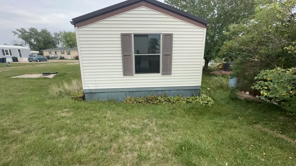 Trusted yard cleanup service in Hiawatha, IA by Harris Cleaning Service