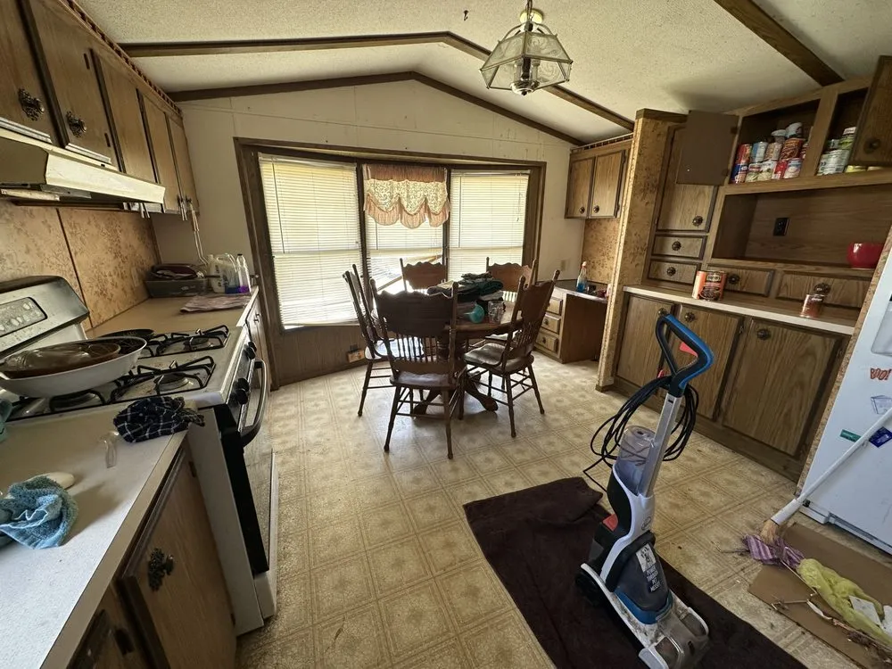 Professional lawn mowing service in Hiawatha, IA - Harris Cleaning Service