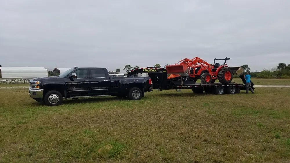 Expert yard maintenance in Melbourne, FL - Harris Establishment