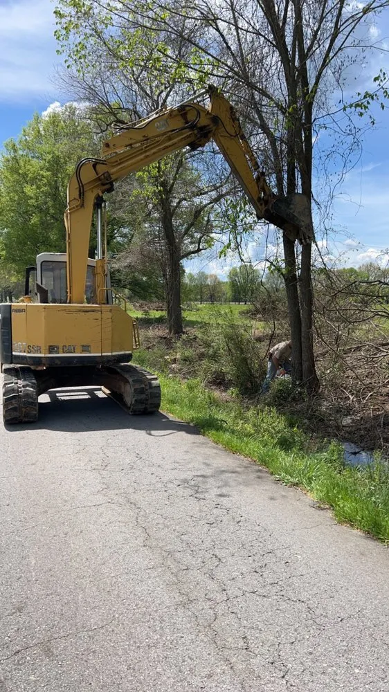Custom lawn mowing service in Pottsville, AR - Harris Land Management