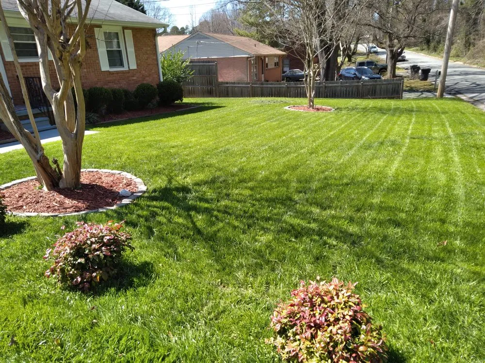 Reliable lawn care service experts serving Burlington, NC - Harris Landscaping Services