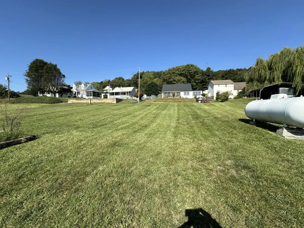 Reliable yard maintenance in Stuarts Draft, VA by Harris Landscaping