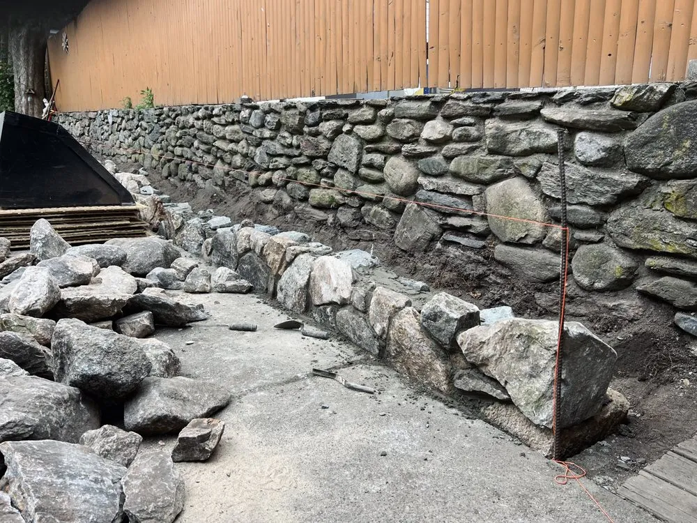 Professional garden landscaping experts serving Worcester, MA - Harris Lawn & Landscape