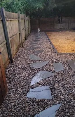 Harris Lawn And Landscape Logo