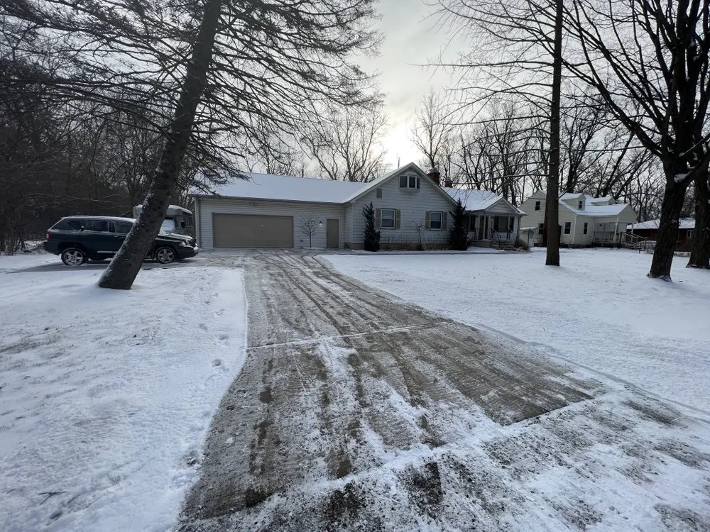 Custom outdoor landscaping in Pontiac, MI by Harris Lawn Services