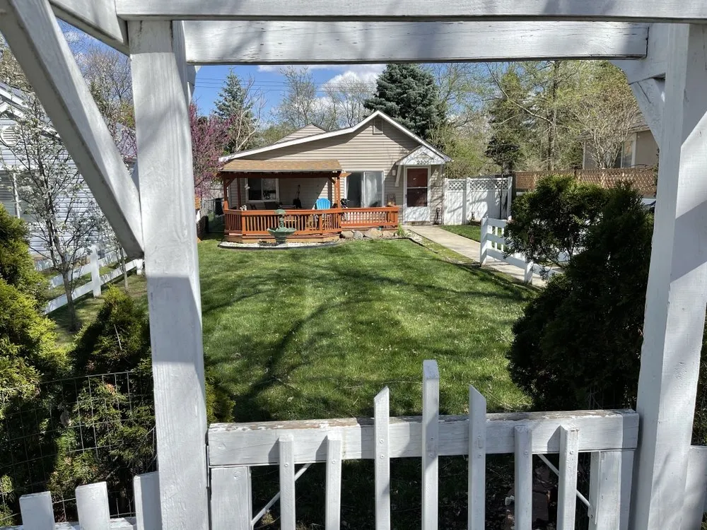 Local landscaping services for residential properties in Pontiac, MI by Harris Lawn Services