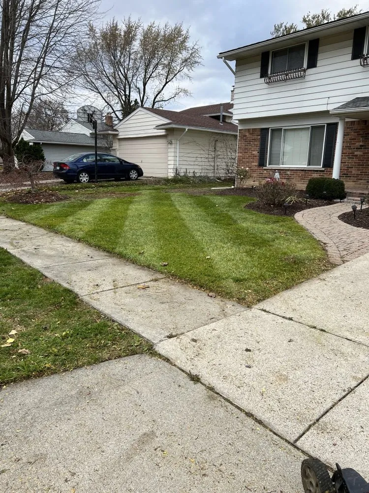 Trusted yard maintenance for outdoor upgrades across Pontiac, MI - Harris Lawn Services