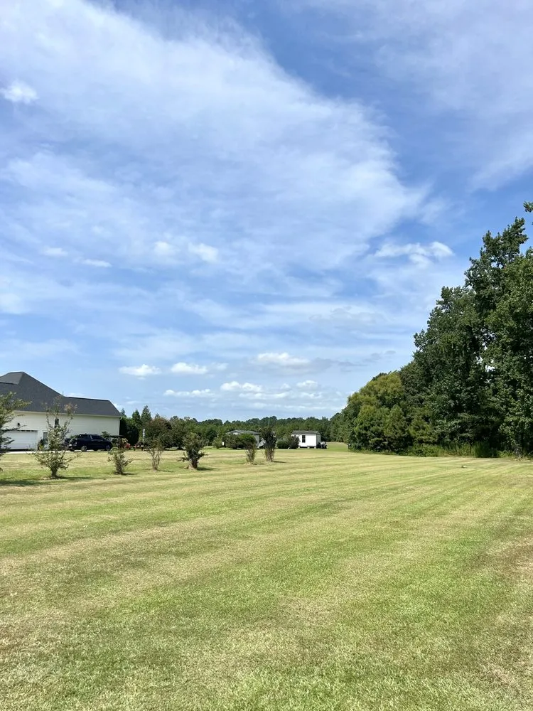 Top-rated lawn mowing service in Grimesland, NC by Harris Lawncare