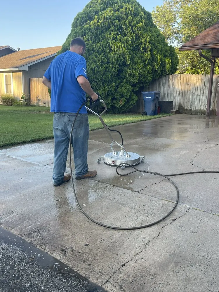 Top-rated yard maintenance experts serving Colcord, OK - Harris Pro Services