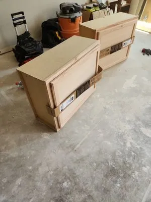 Harris renovations Logo