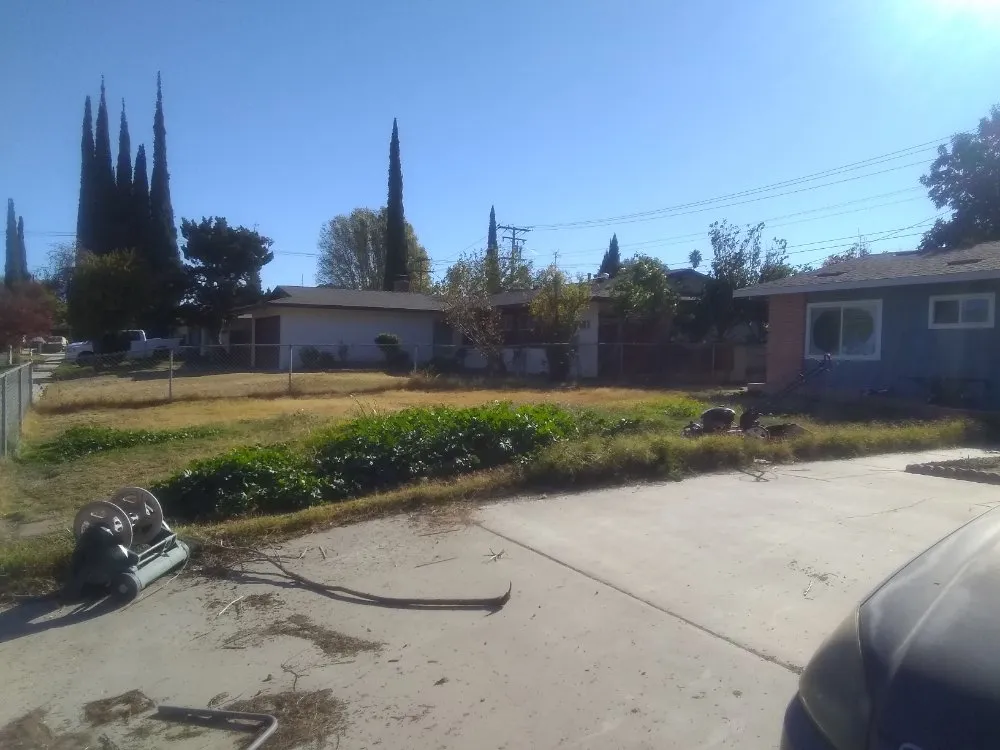 Professional lawn mowing service in San Bernardino, CA - Harris Window Cleaning Lawn & Gardening Service