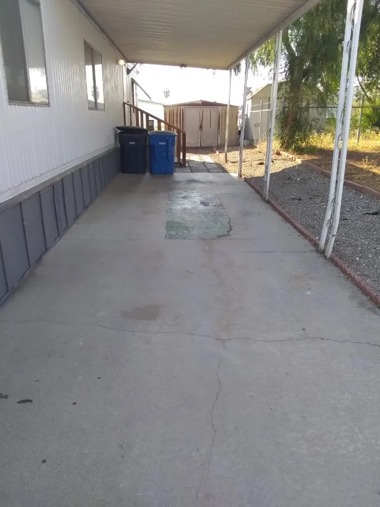 Affordable landscaping services experts serving San Bernardino, CA - Harris Window Cleaning Lawn & Gardening Service