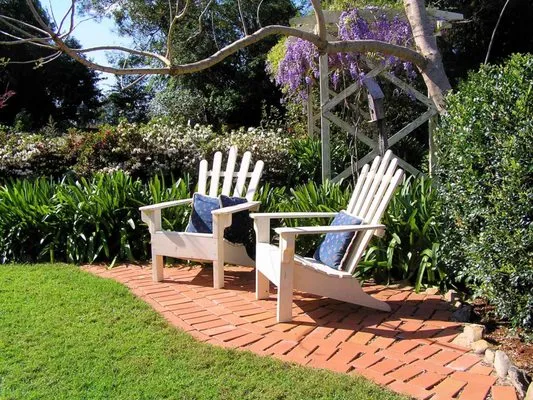 Harrison Yardworks Logo