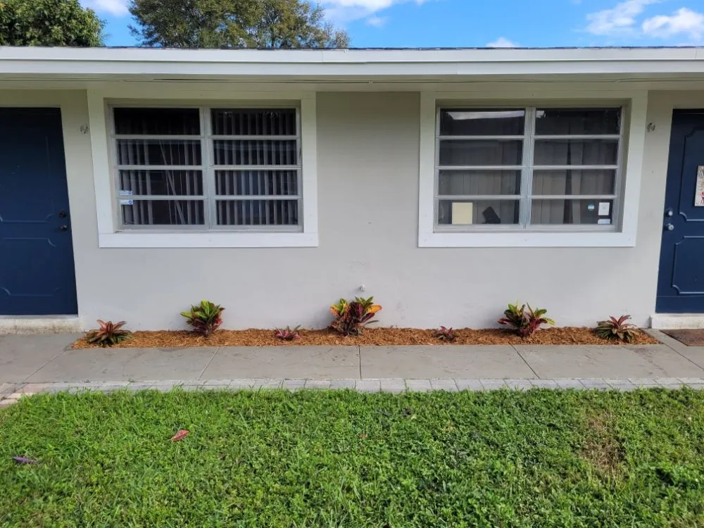 Top-rated lawn mowing service in Pembroke Pines, FL by Harry The Lawn Ranger