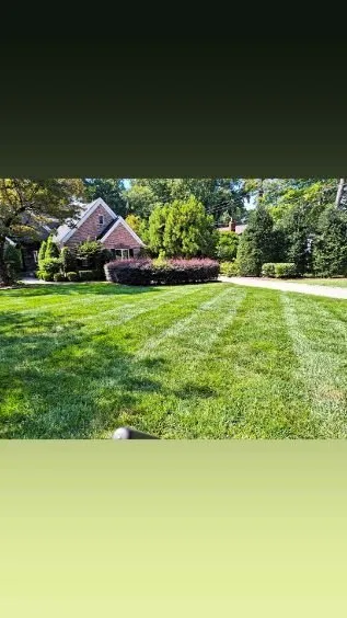 Trusted yard maintenance for residential properties in Lancaster, SC by Hart Galan Landscapers