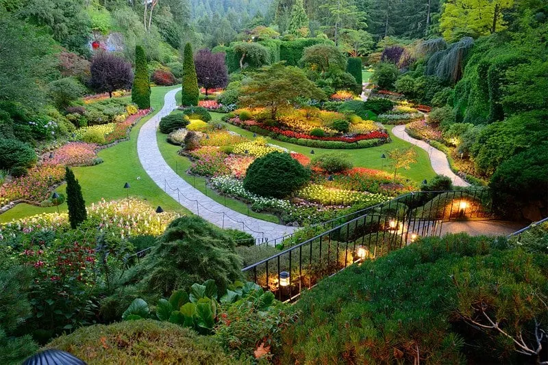 Reliable landscaping services for residential properties in New Rochelle, NY by Harter Landscaping of White Plains