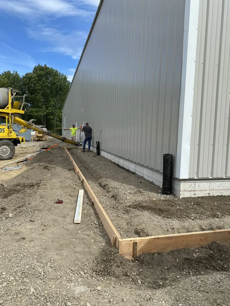 Custom lawn care service for year-round maintenance across Charlton, MA - Hartland