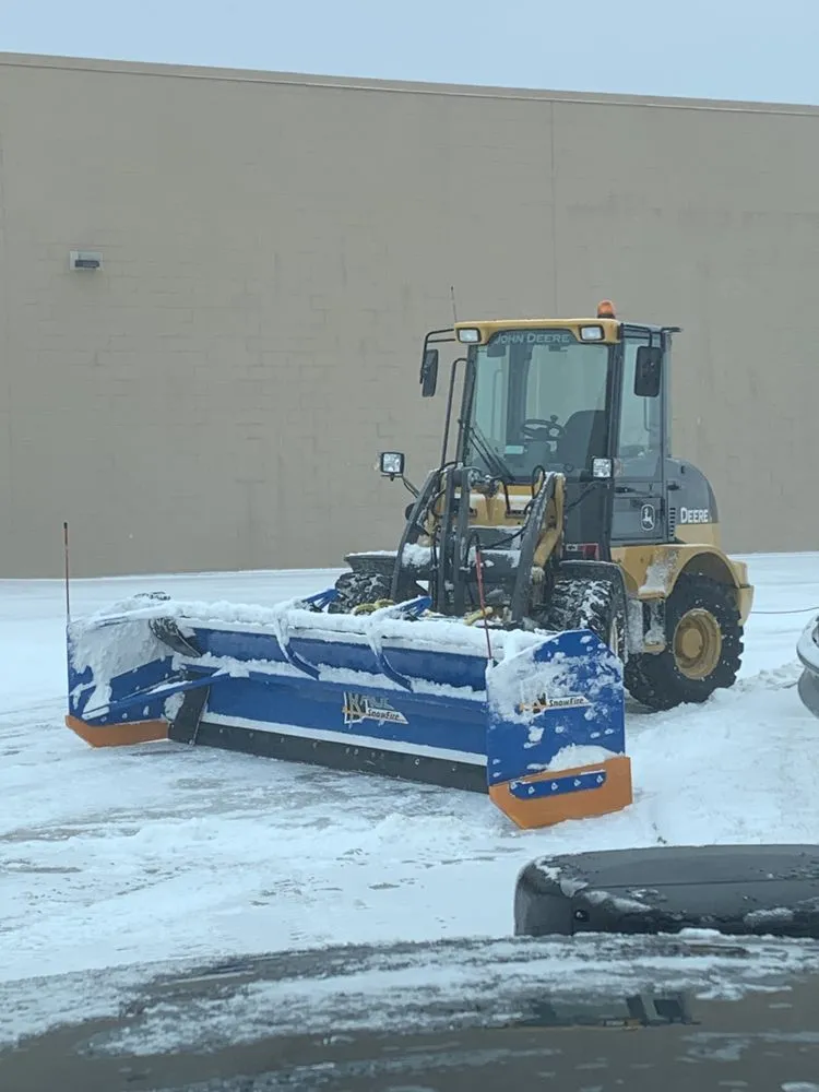 Trusted lawn care service experts serving Waverly, IA - Hartman Services