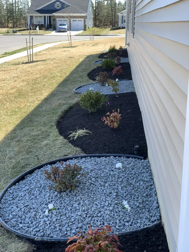 Affordable yard maintenance in Sicklerville, NJ by Hartscapes