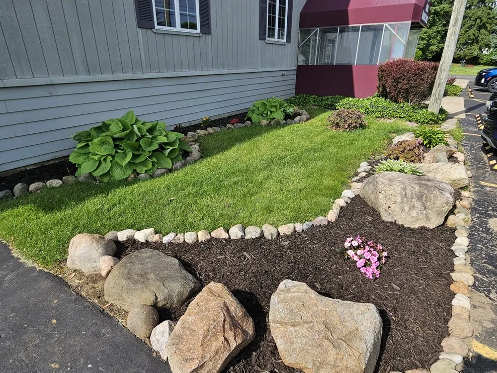 Trusted garden landscaping experts serving Lapeer, MI - Hartwell's Landscaping