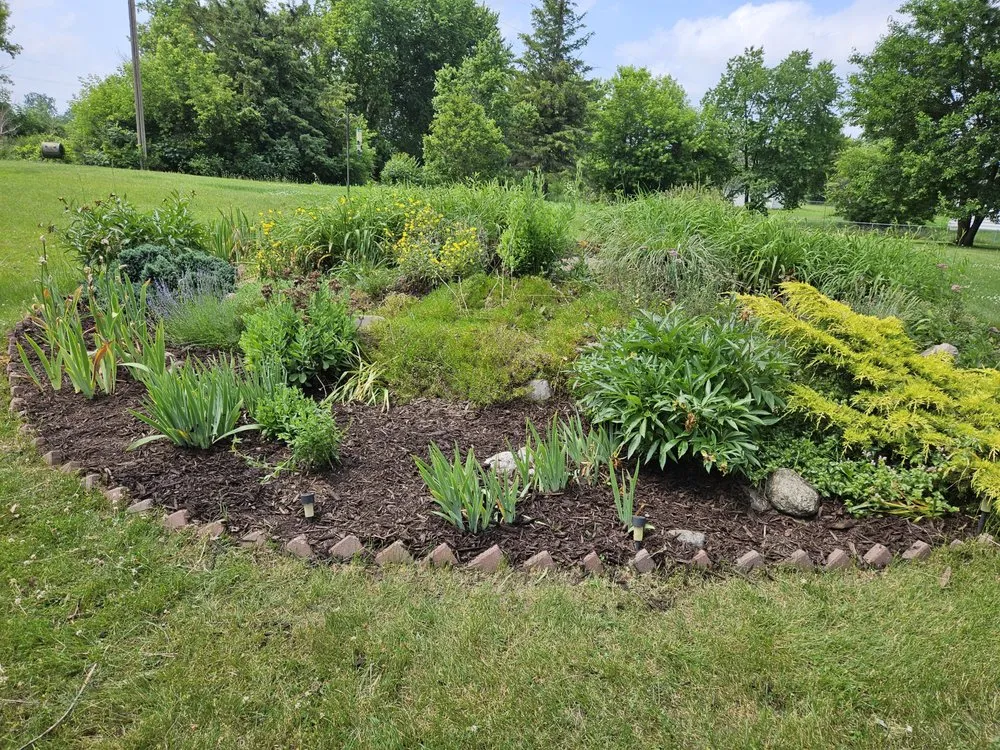 Expert lawn mowing service in Lapeer, MI - Hartwell's Landscaping