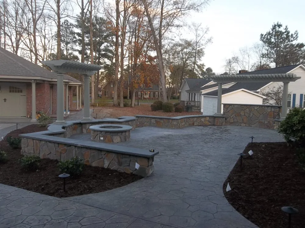 Custom yard maintenance experts serving Clayton, NC - Harvell Landscaping
