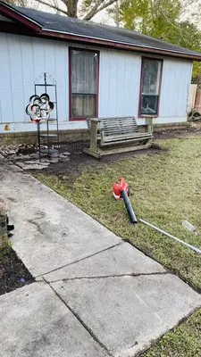 Harvest Green Landscape And Design Logo