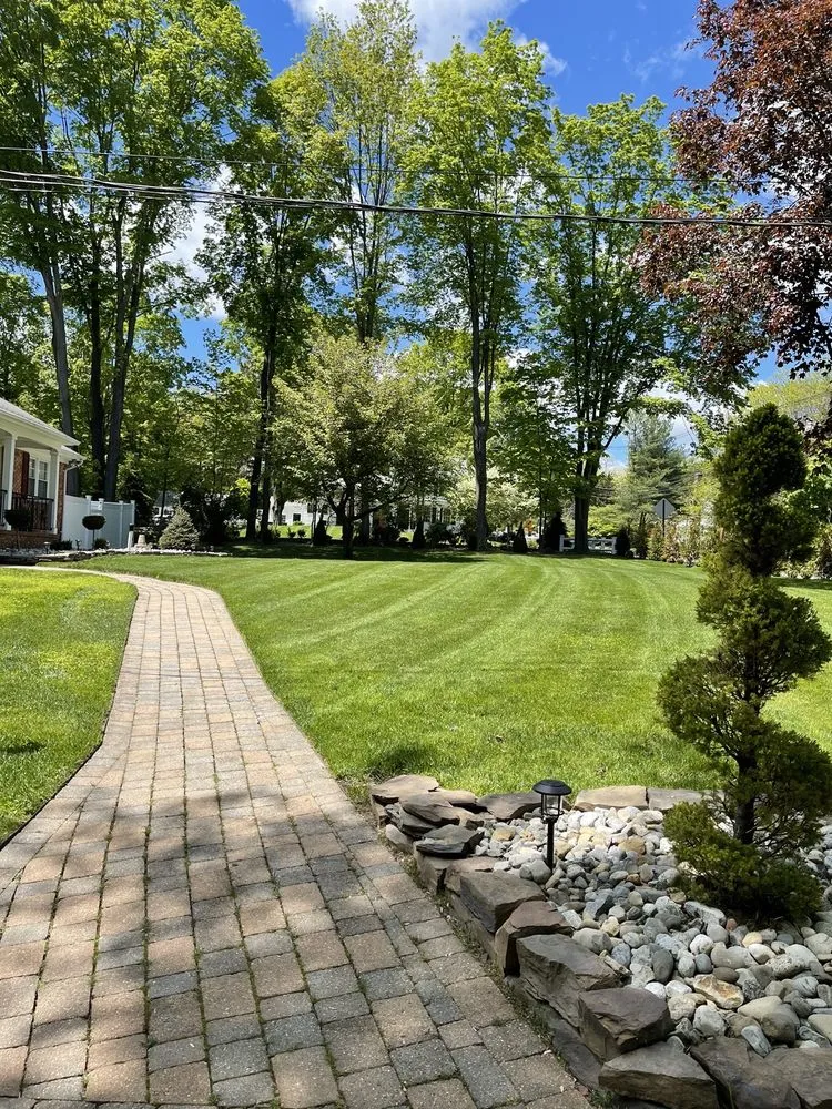 Affordable landscape design in Franklin Lakes, NJ - Harvest Lawn Care