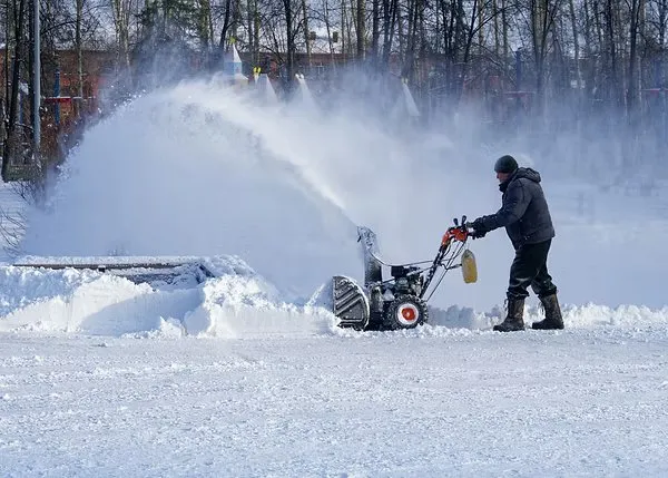 Professional yard maintenance experts serving Moon township, PA - Harvest Lawn Care