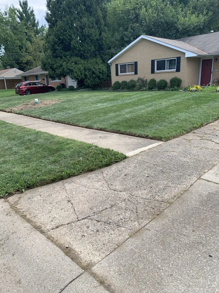 Custom residential landscaping in Cincinnati, OH - Harvey Landscaping