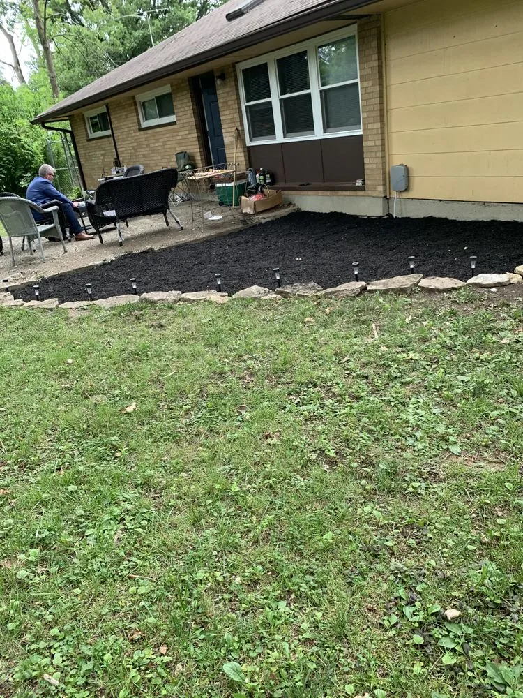 Top-rated yard maintenance in Cincinnati, OH - Harvey Landscaping