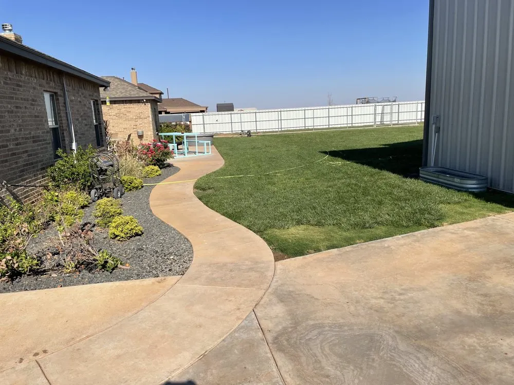 Affordable garden landscaping in Justin, TX by Hatley Dream Builders