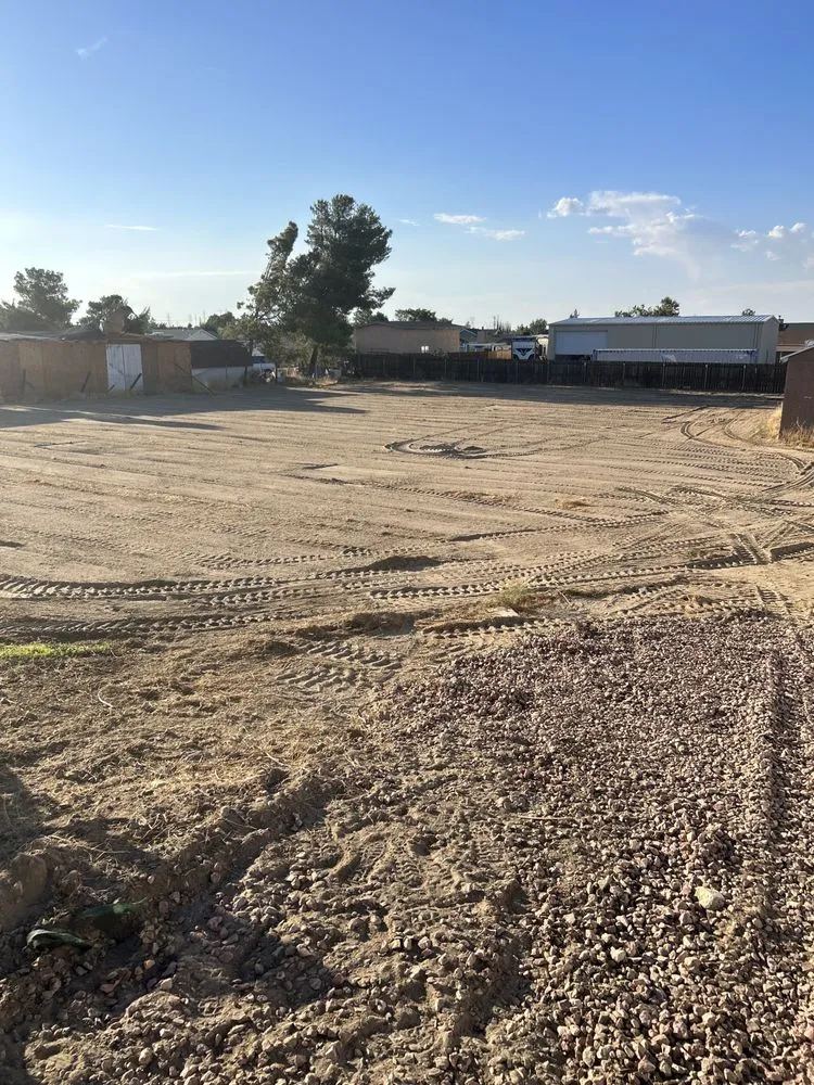 Affordable outdoor landscaping for outdoor upgrades in Hesperia, CA by Haul n’ stuff