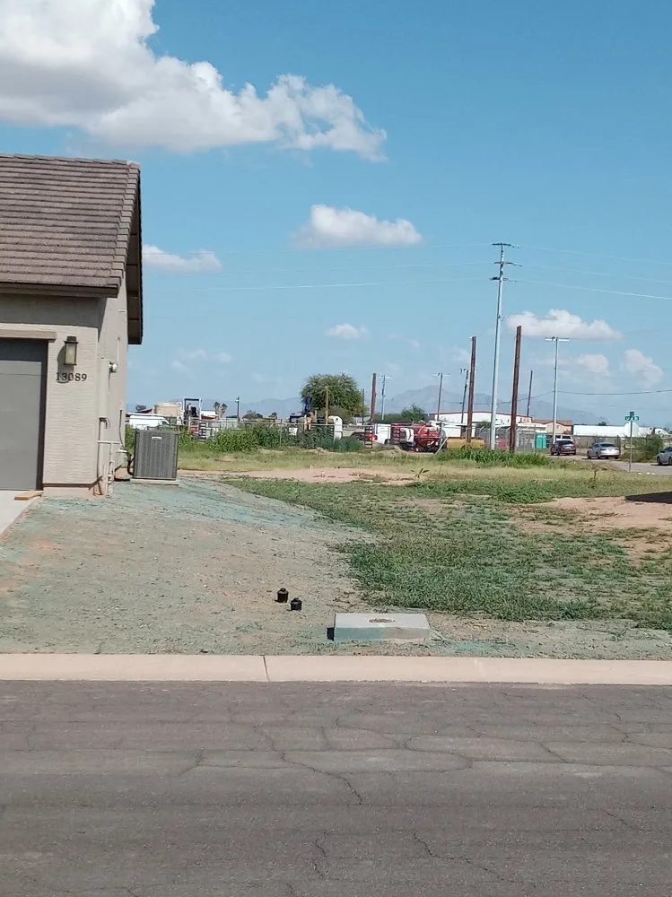 Reliable yard maintenance experts serving Arizona City, AZ - Hauling & Landscape Service