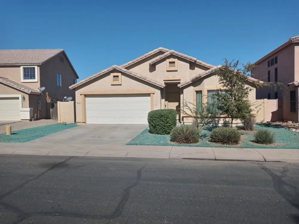 Reliable garden landscaping for homes in Arizona City, AZ by Hauling & Landscape Service