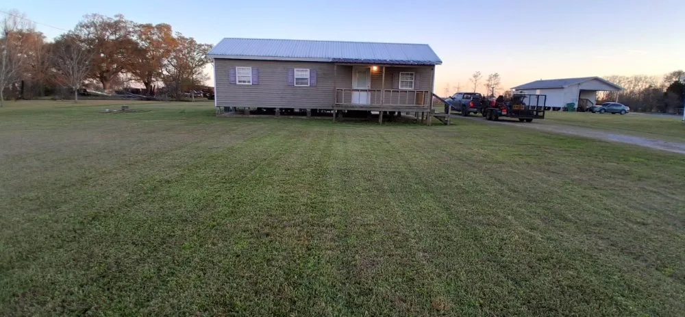 Custom residential landscaping experts serving Saint Martinville, LA - Hauling Grass Outdoor Services