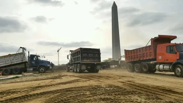 Hauling Unlimited Logo