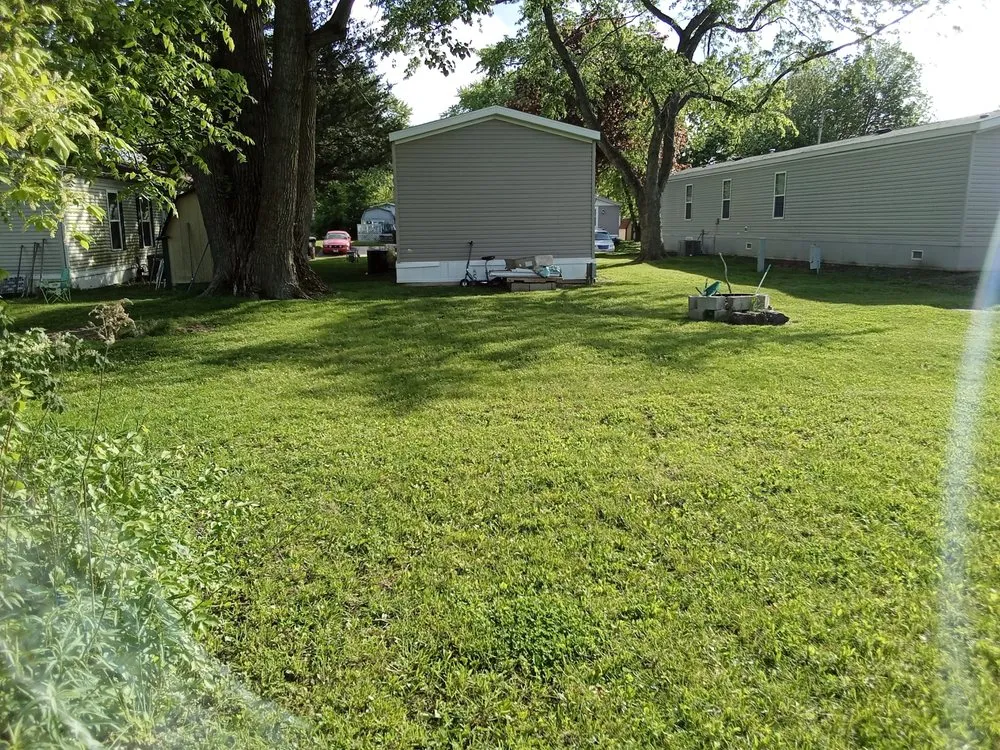 Custom residential landscaping in Urbana, IL - Hauln Grass