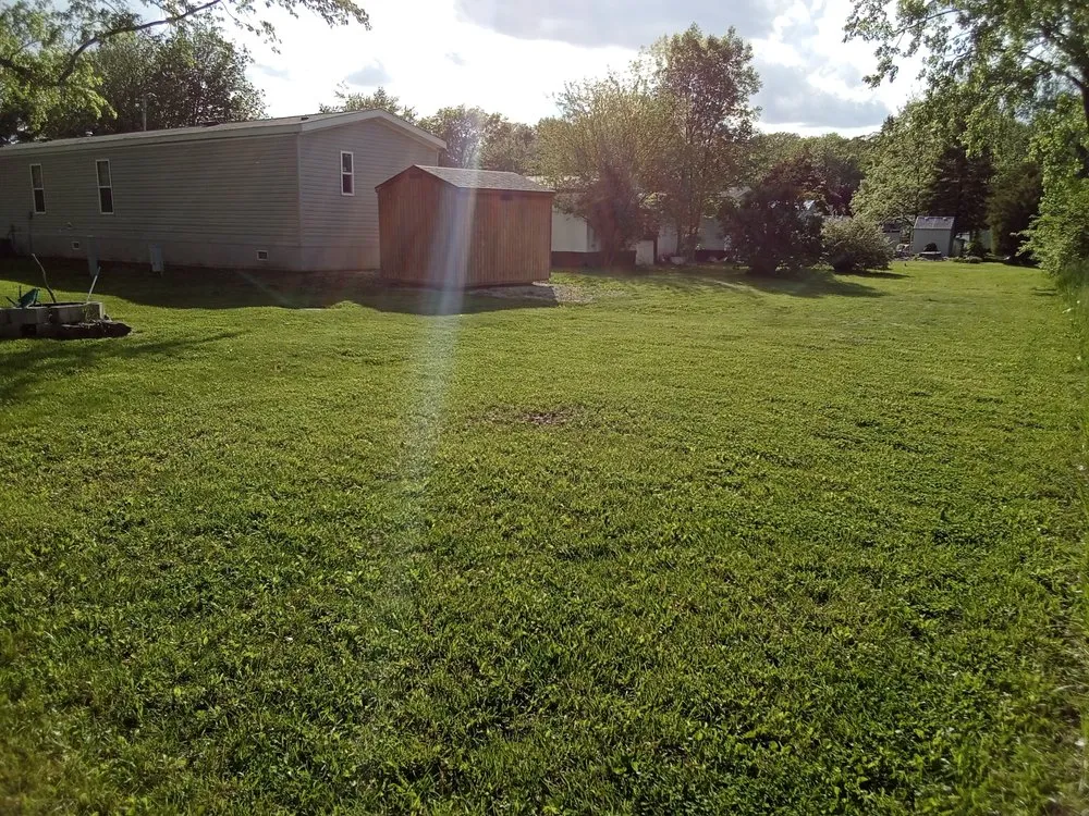Top-rated residential landscaping experts serving Urbana, IL - Hauln Grass