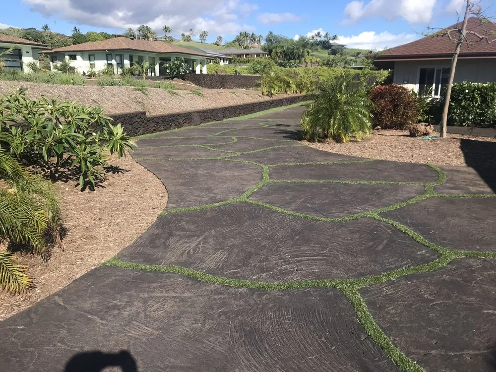 Local yard cleanup service with custom design in Waimea, HI by Hawaii Dreamturf