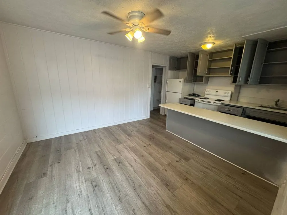 Custom lawn mowing service for outdoor upgrades across Honolulu, HI - Hawaii Fix Pros